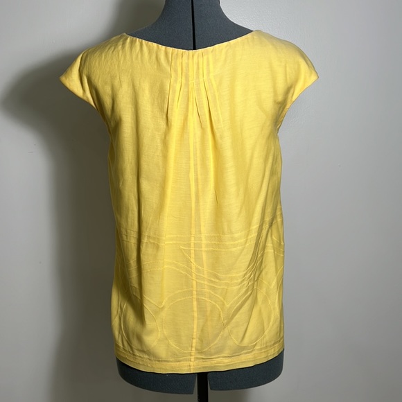 Vince XS Yellow Cap Sleeve Blouse - Picture 2 of 3